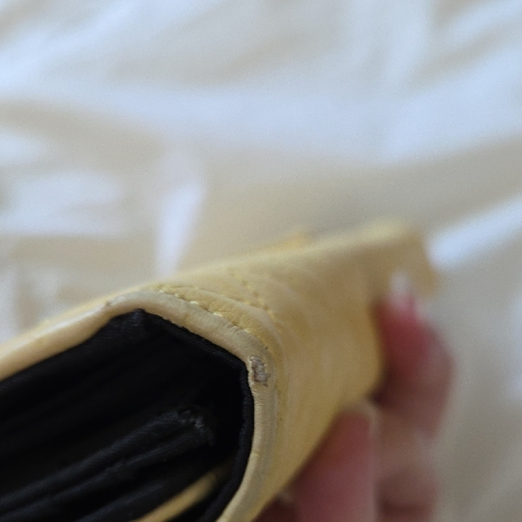 💖Tahari Mustard Quilted Women's Wallet - Picture 9 of 12